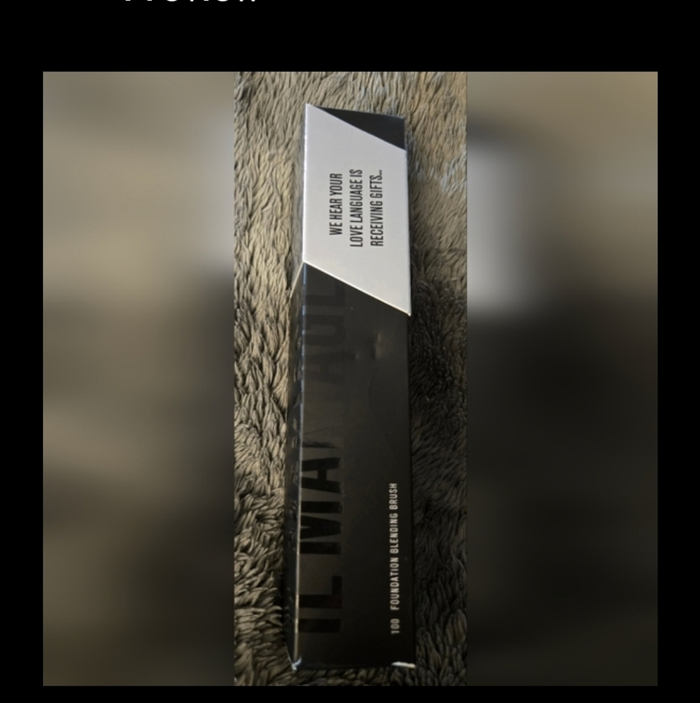 IL MAKIAGE 100 Foundation Blending  Makeup Brush